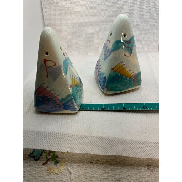 Vintage Handmade and Handpainted Studio Art Pottery Tropical Fish Salt Pepper & - Picture 3 of 7